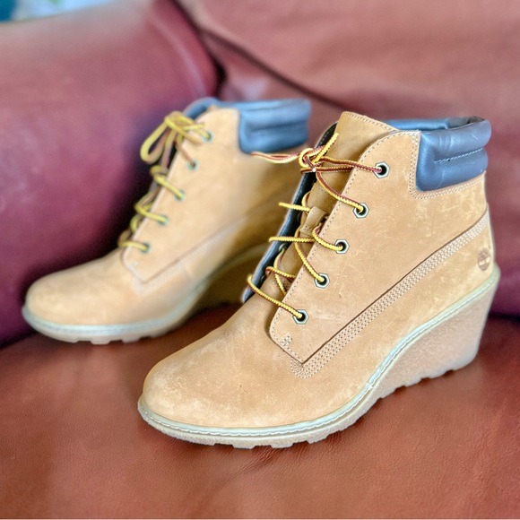 Women’s Size 9 Timberland Leather Earthkeepers Amston 3” Wedge Tan Booties - Picture 1 of 14